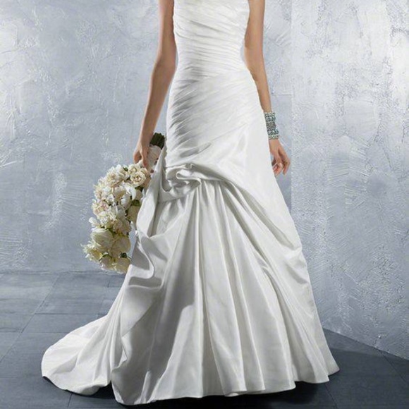 NEW! Wedding Dress by Alfred Angelo NWT - Picture 5 of 6